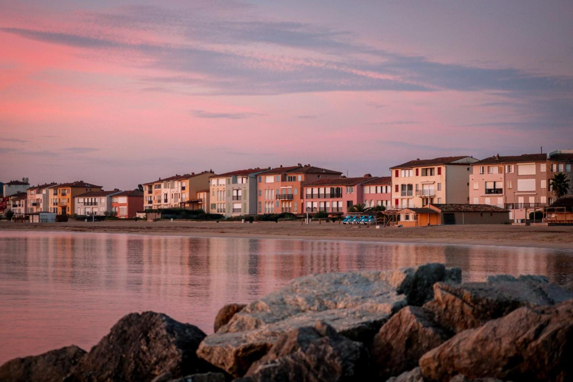 Appartement Amour Terrasse Sur L'Eau Grimaud Eksteriør billede